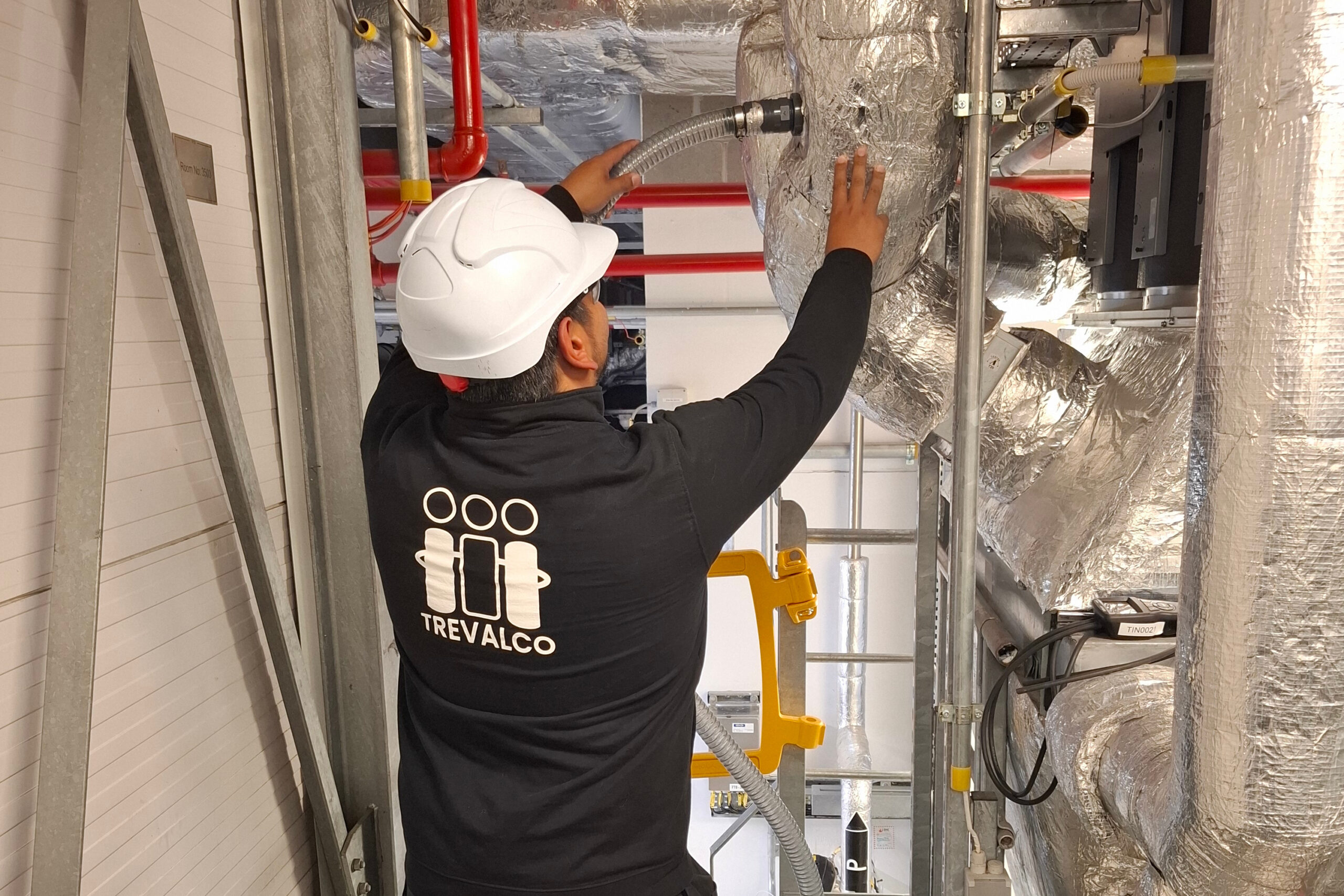 Performing filter leak tests (DOP test) for cleanroom.